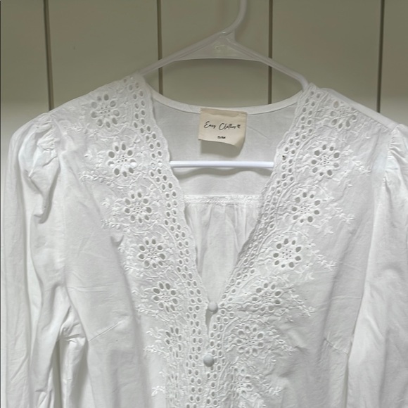 White Cut Out Detail Women's Top - Picture 2 of 3